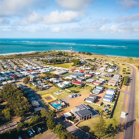Belair Gardens Caravan Park Джералдтон Экстерьер фото